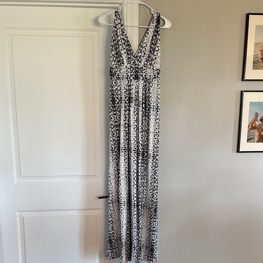Women’s Black and White Maxi Dress